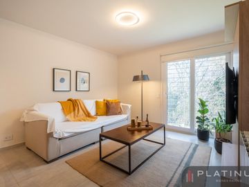 Casa en Venta de 2 Dormitorios - Con Cochera - Tanti - Apto credito