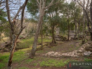 Casa en Venta de 2 Dormitorios - Con Cochera - Tanti - Apto credito