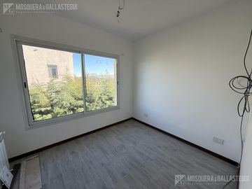 Casa en  venta Barrio santa Elena - Pilar del este