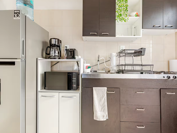 RENTA CASA EN CONDOMINIO AMUEBLADA , COLONIA NAPOLES