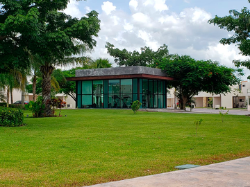 Casa en renta con amueblada y con paneles solares en privada cúspide