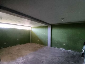 VENDO CASA 5HAB Y LOTE 1832mts BQT