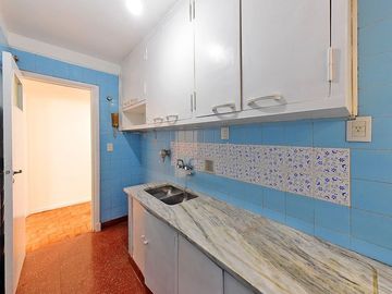VENTA DEPTO FLORES CON RENTA 3 AMB  CON BALCÓN