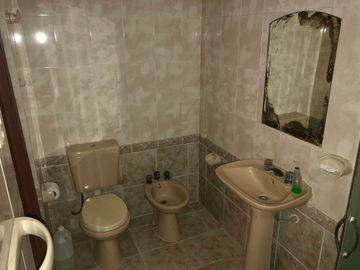 REMAX VENDE CASA 3 DORMITORIOS Y PATIO EN RECREO