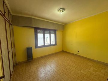 VENTA PH 3 AMB. AL FRENTE A RECICLAR NUEVA POMPEYA