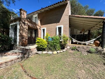 VENTA CASA 3 DORMITORIOS VILLA WARCALDE CÓRDOBA