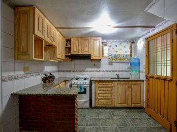 CASA VENTA BERISSO 2 DORMITORIOS QUINCHO PLAYROOM