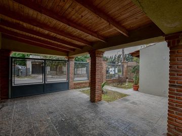 CASA VENTA BERISSO 2 DORMITORIOS QUINCHO PLAYROOM