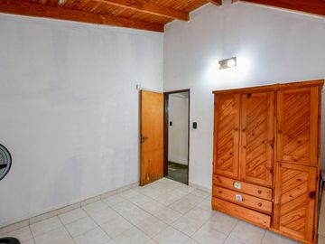 CASA VENTA BERISSO 2 DORMITORIOS QUINCHO PLAYROOM