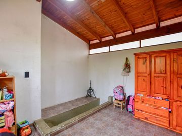 CASA VENTA BERISSO 2 DORMITORIOS QUINCHO PLAYROOM