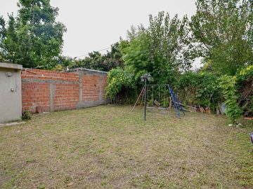 CASA VENTA BERISSO 2 DORMITORIOS QUINCHO PLAYROOM
