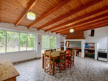 CASA VENTA BERISSO 2 DORMITORIOS QUINCHO PLAYROOM