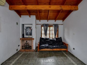 CASA VENTA BERISSO 2 DORMITORIOS QUINCHO PLAYROOM
