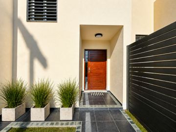 Casa en Venta 3 Dormitorios con patio en Arguello.