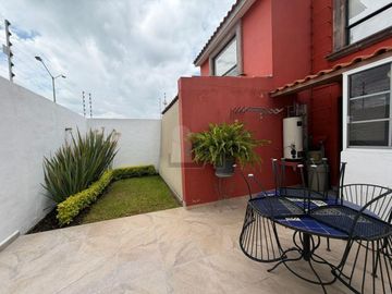 EXCELENTE CASA CON MUY BUENA UBICACION