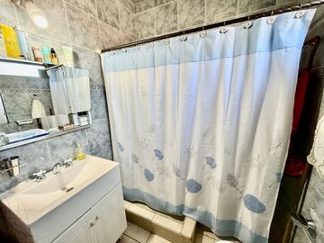 VENTA CASA 6 AMBIENTES CON PATIO - VILLA MAIPU