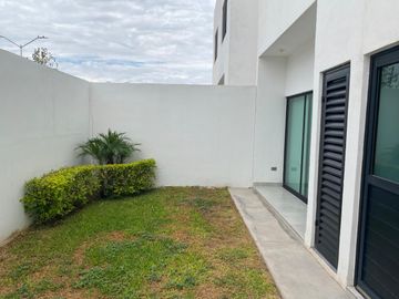 CASA EN VENTA EN RESIDENCIAL LA RIOJA (MODELO TOLEDO) TORREON COAH.