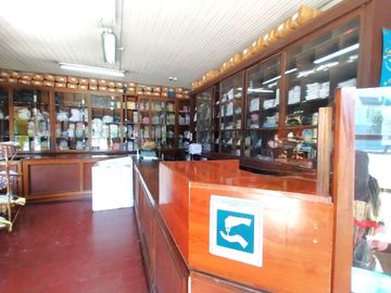 En esquina Comercial Industrial Oficinas Venta Quinta Normal