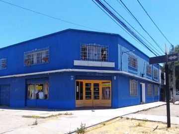 En esquina Comercial Industrial Oficinas Venta Quinta Normal