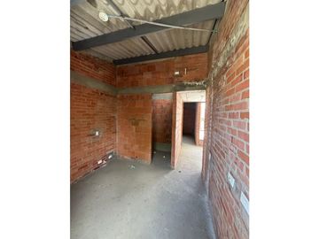 Venta Casa Condominio Obra Gris en El Castillo, Jamundí 1973.