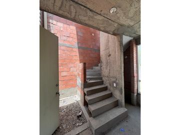 Venta Casa Condominio Obra Gris en El Castillo, Jamundí 1973.