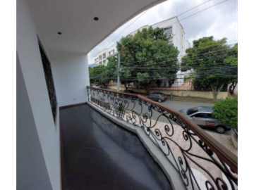 Venta Casa en La Flora, Norte de Cali 977.