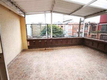 Casa en venta de 4 habitaciones en Bogotá, San Fernando.