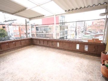 Casa en venta de 4 habitaciones en Bogotá, San Fernando.