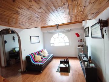 Apartamento en venta de 3 habitaciones en Bogotá, Cedritos.