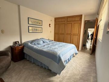 Apartamento en venta de 3 habitaciones con patio en Bogotá, LA ESPAÑOLA.