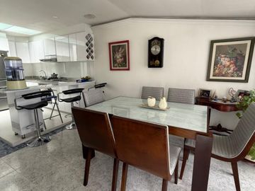Apartamento en venta de 3 habitaciones con patio en Bogotá, LA ESPAÑOLA.