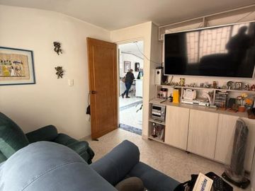 Apartamento en venta de 3 habitaciones con patio en Bogotá, LA ESPAÑOLA.