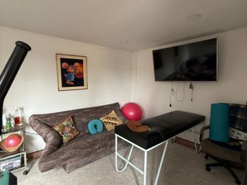 Apartamento en venta de 3 habitaciones con patio en Bogotá, LA ESPAÑOLA.
