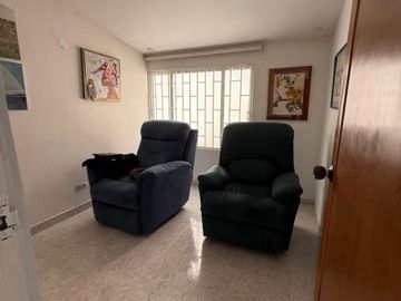 Apartamento en venta de 3 habitaciones con patio en Bogotá, LA ESPAÑOLA.