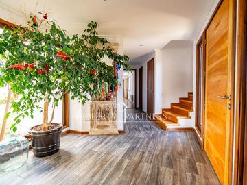 Increíble casa mediterranea en arriendo con gran terreno, en ubicación privilegiada de La Herradura