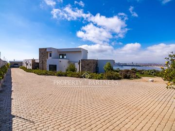 Increíble casa mediterranea en arriendo con gran terreno, en ubicación privilegiada de La Herradura