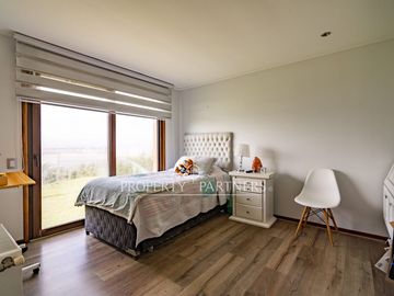 Increíble casa mediterranea en arriendo con gran terreno, en ubicación privilegiada de La Herradura