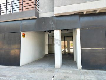 Local comercial en venta en Colonia del valle, con estacionamiento