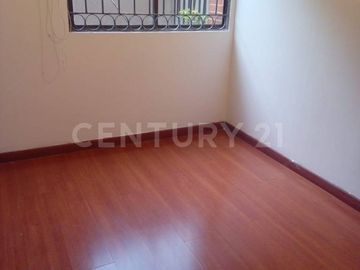 SE ARRIENDA ACOGEDOR APARTAMENTO EN CHAPINERO ALTO
