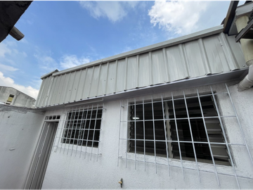 Venta Casa Bifamiliar en Colseguros, Sur de Cali 2670.