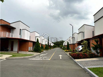 Venta Casa Condominio en Cinco Soles, Jamundí 3715.