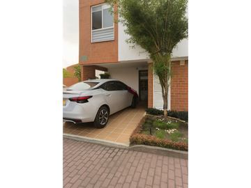 Venta Casa Condominio en Alfaguara, Jamundí 3103.