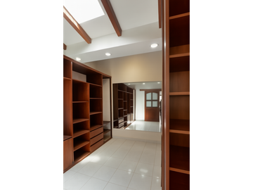 Venta Casa en El Bosque, Norte de Cali 3102.