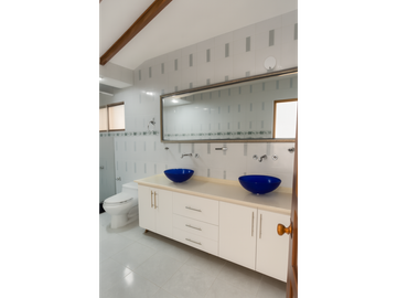 Venta Casa en El Bosque, Norte de Cali 3102.
