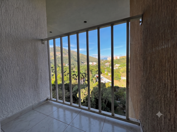 Apartamento En El Oeste De Cali, En Un 12vo Piso, Incluye Vista Externa A La Naturaleza