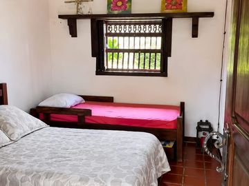 FINCA EN VENTA EN EL CANADÁ (el Carmen de Viboral). SE VENDE AMOBLADA