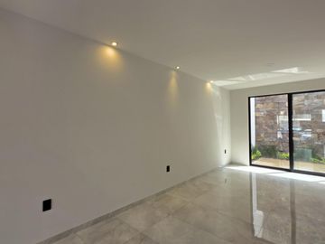 Casa Venta Altozano fraccionamiento privado a 5 minutos Centro Comercial Altozano