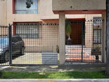 Casa en las Lomas del Huizachal