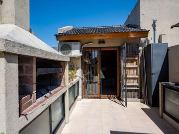 EN VENTA DUPLEX CON TERRAZA - MONTE CASTRO