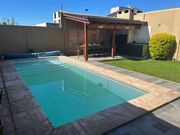 Alquiler Casa 4 dormitorios y pileta San Salvador